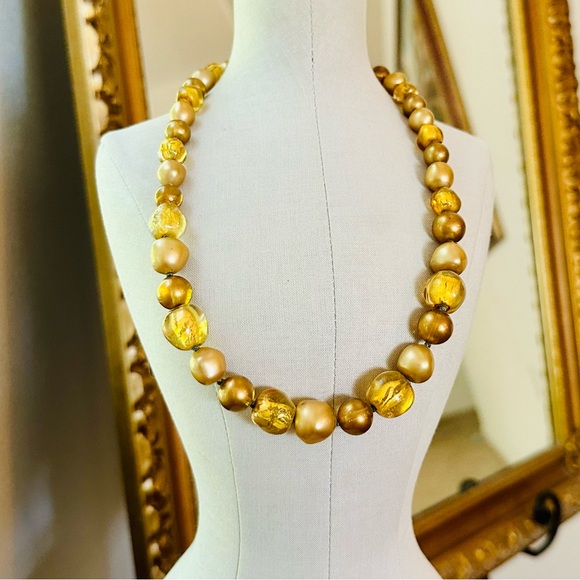 Vintage MARVELLA Gold Glass Bead Necklace - Picture 12 of 17